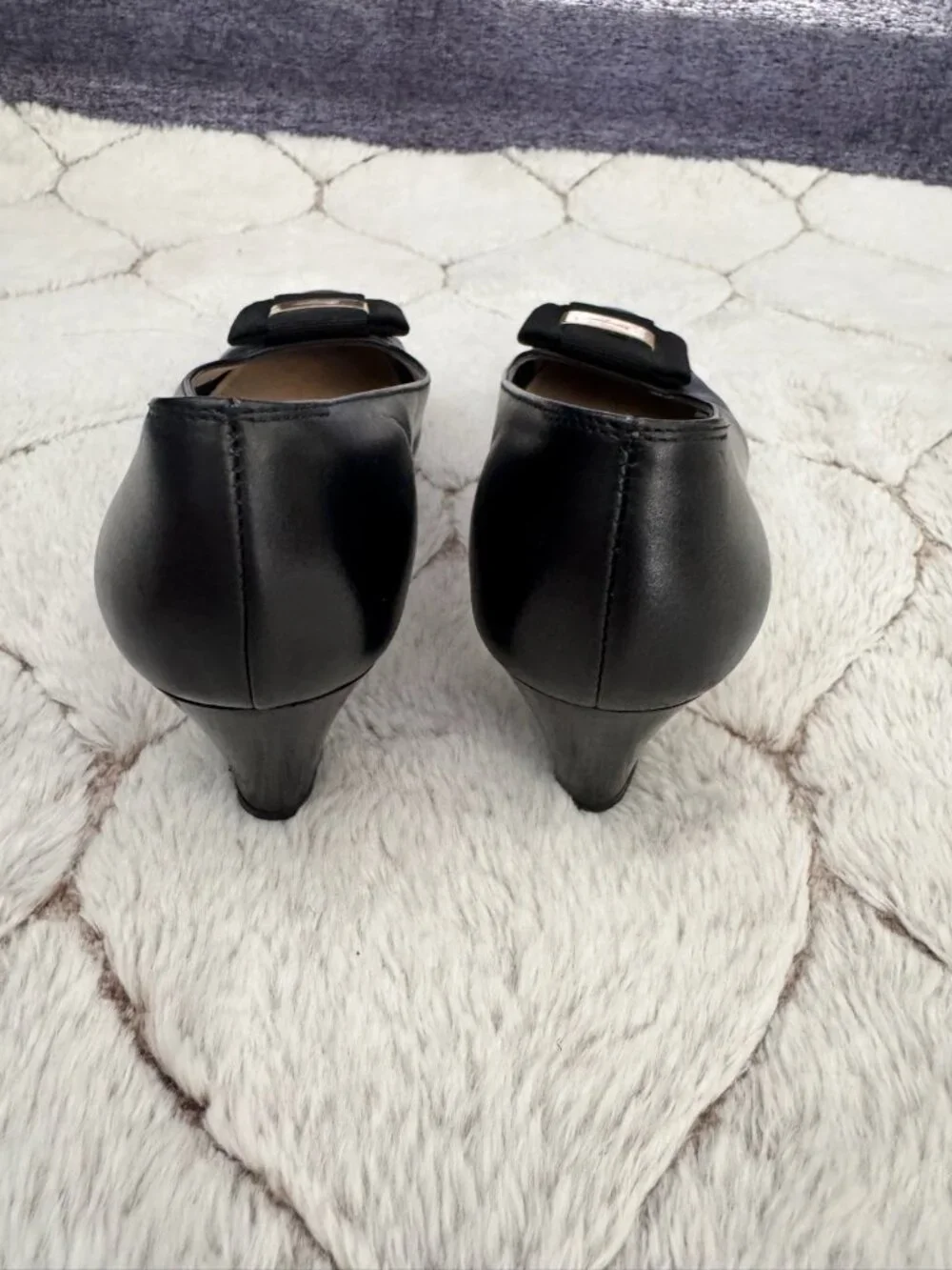 NEW Salvatore Ferragamo Vara Black Leather Bow Block Heel Pumps Size 5.5 B